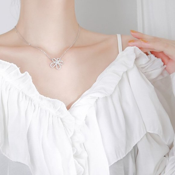 NEW 925 Sterling Silver Diamond Flower Necklace Z - Picture 6 of 7